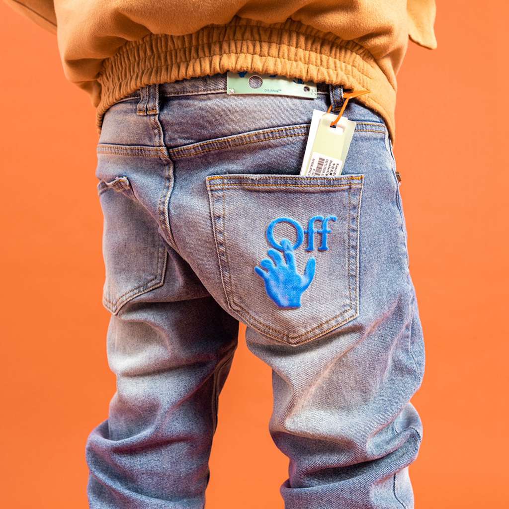 OFF WHITE